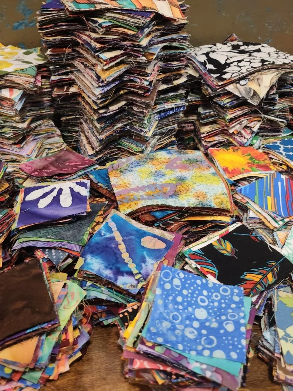 600+ pcs Fabric Squares-Mixed & Duplicates Batik and Cotton Sizes